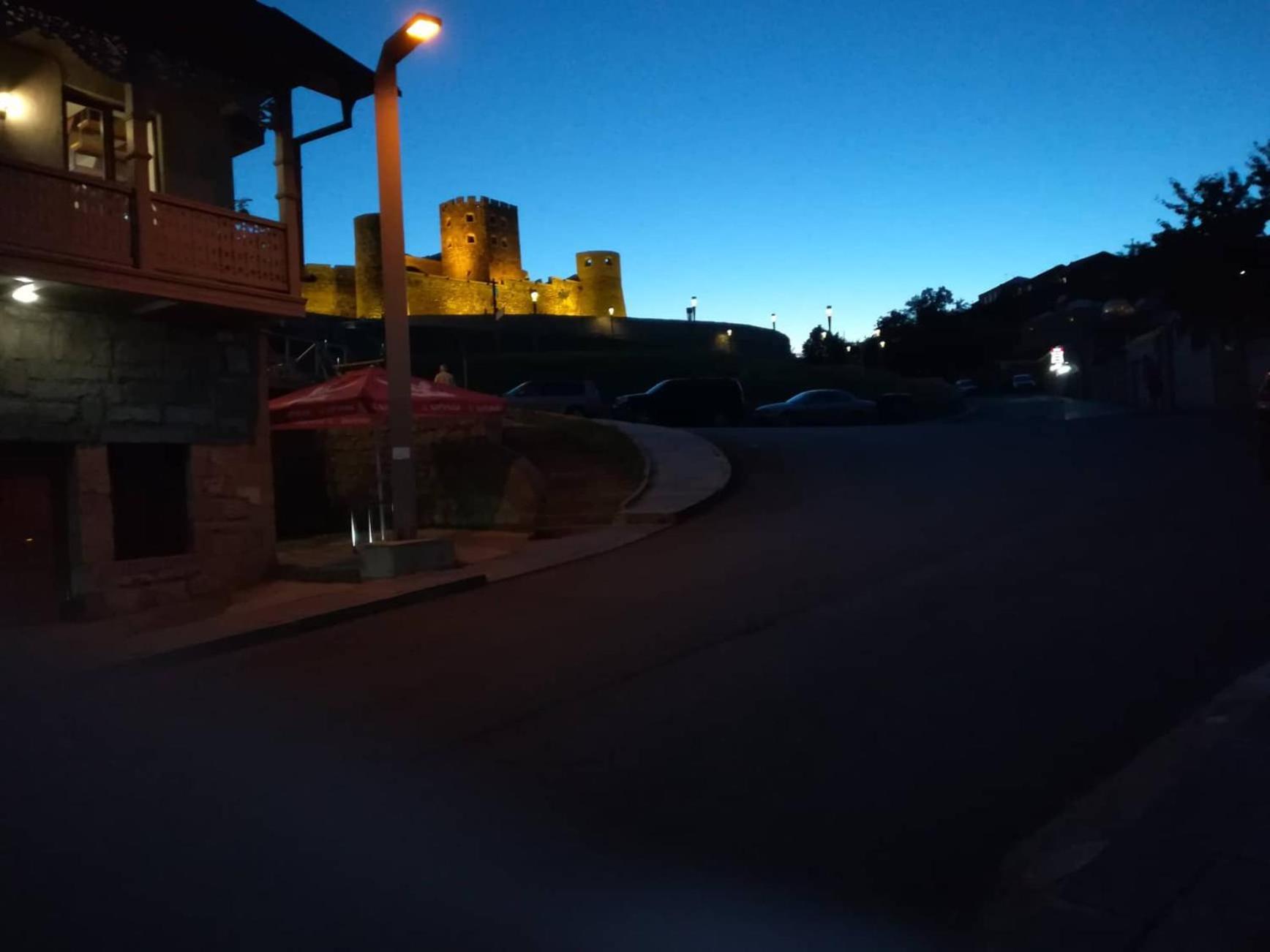 Golden Gate Hotell Akhaltsikhe  Exteriör bild